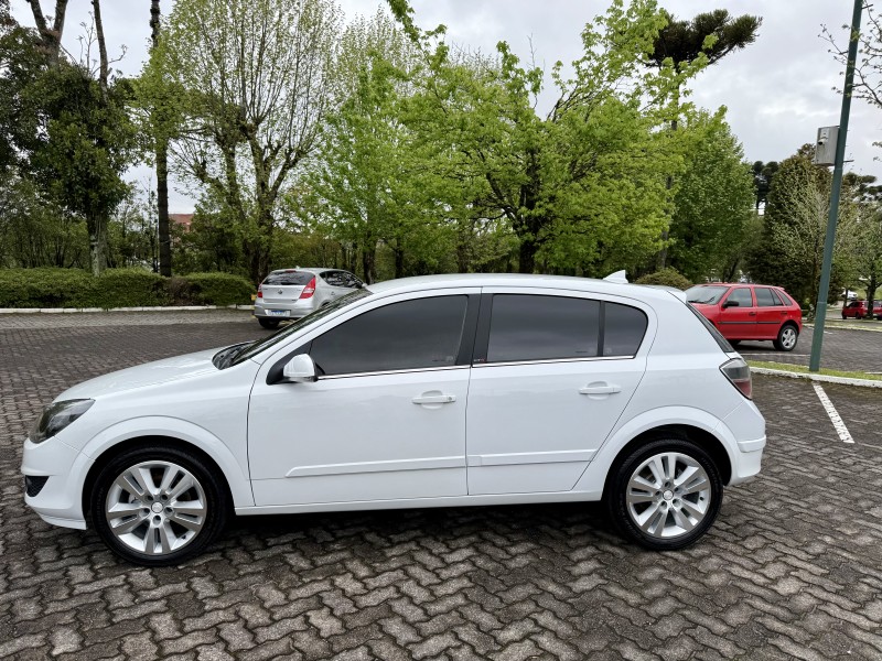 VECTRA 2.0 MPFI GT-X HATCH 8V FLEX 4P MANUAL - 2011 - CAXIAS DO SUL