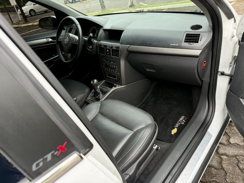 VECTRA 2.0 MPFI GT-X HATCH 8V FLEX 4P MANUAL - 2011 - CAXIAS DO SUL