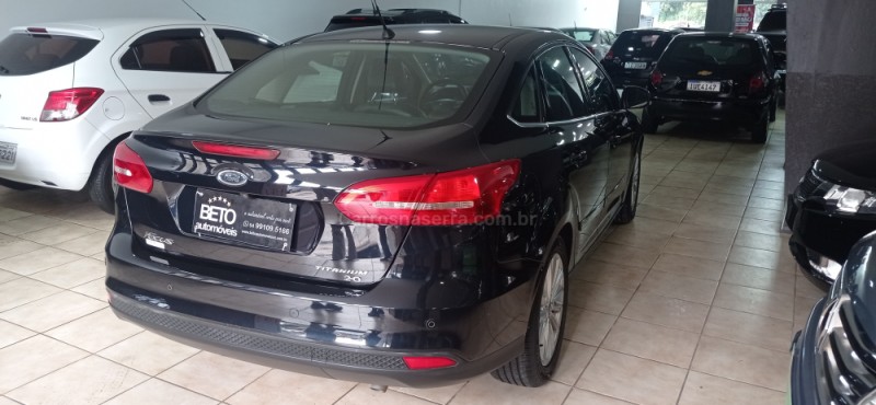 FOCUS 2.0 TITANIUM PLUS 16V FLEX 4P AUTOMÁTICO - 2017 - CAXIAS DO SUL
