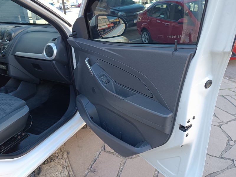 MONTANA 1.4 MPFI LS CS 8V FLEX 2P MANUAL - 2015 - FLORES DA CUNHA