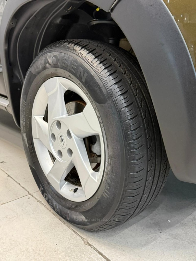 DUSTER 1.6 DYNAMIQUE 4X2 16V FLEX 4P MANUAL - 2013 - CAXIAS DO SUL