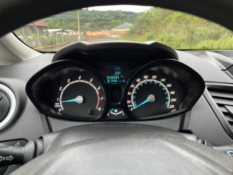 FIESTA 1.6 SE HATCH 16V FLEX 4P MANUAL - 2017 - NOVA BASSANO