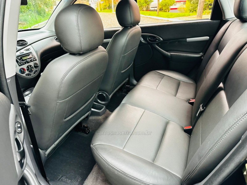 FOCUS 1.6 GLX SEDAN 8V GASOLINA 4P MANUAL - 2009 - FARROUPILHA