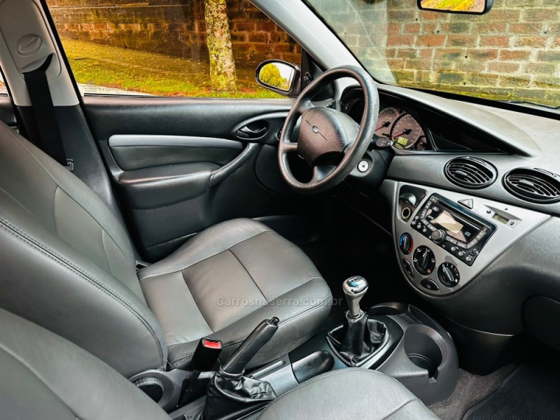 FOCUS 1.6 GLX SEDAN 8V GASOLINA 4P MANUAL - 2009 - FARROUPILHA