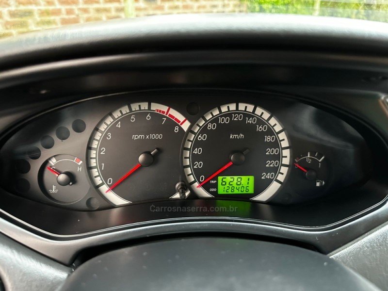 FOCUS 1.6 GLX SEDAN 8V GASOLINA 4P MANUAL - 2009 - FARROUPILHA