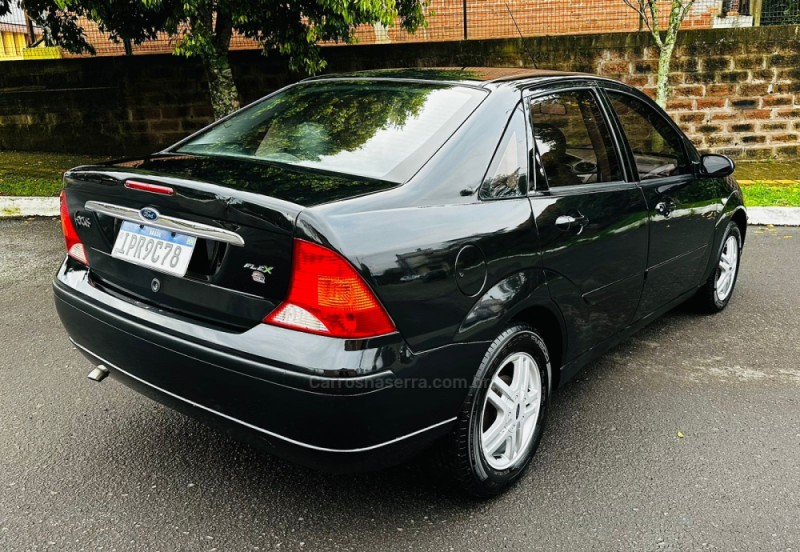FOCUS 1.6 GLX SEDAN 8V GASOLINA 4P MANUAL - 2009 - FARROUPILHA