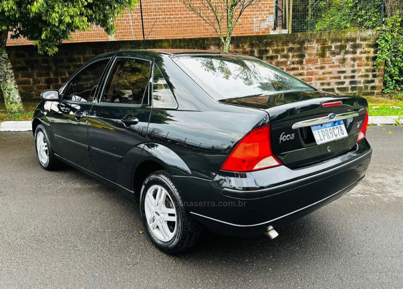 FOCUS 1.6 GLX SEDAN 8V GASOLINA 4P MANUAL - 2009 - FARROUPILHA