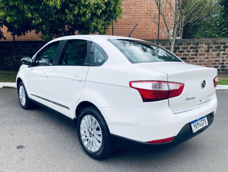 GRAND SIENA 1.6 MPI ESSENCE 16V FLEX 4P MANUAL - 2013 - FARROUPILHA