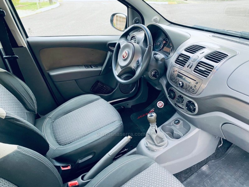 GRAND SIENA 1.6 MPI ESSENCE 16V FLEX 4P MANUAL - 2013 - FARROUPILHA