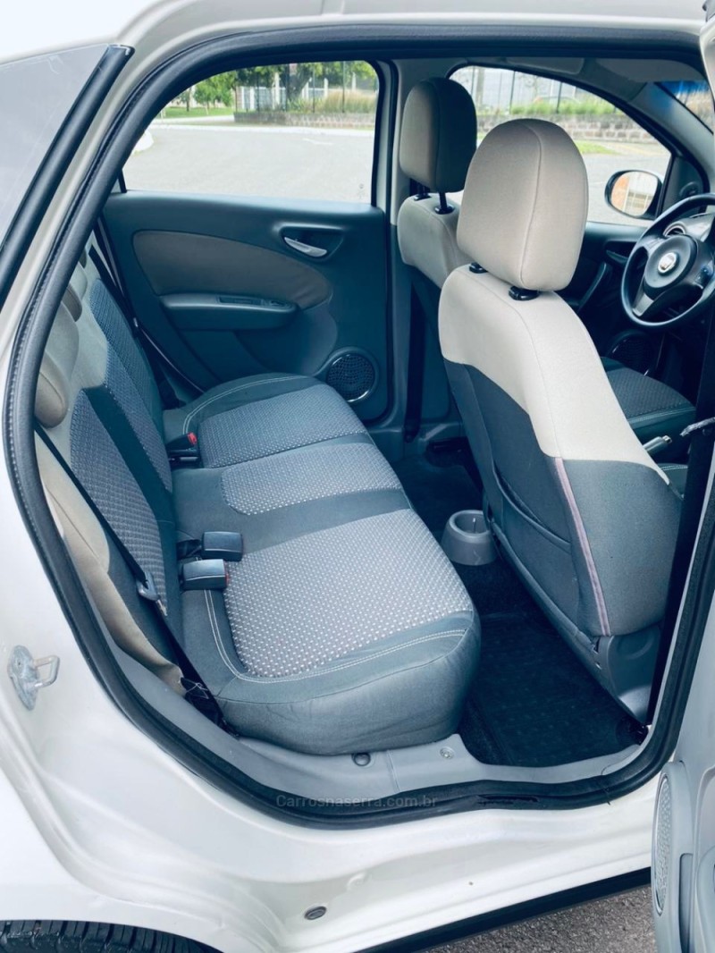GRAND SIENA 1.6 MPI ESSENCE 16V FLEX 4P MANUAL - 2013 - FARROUPILHA