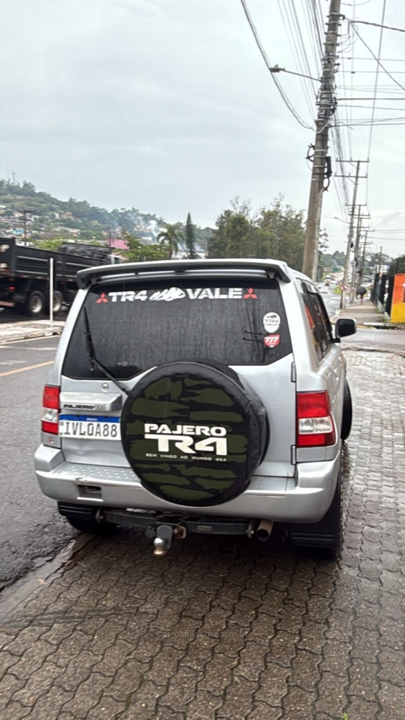 PAJERO TR4 2.0 4X4 16V 140CV FLEX 4P MANUAL - 2006 - ESTâNCIA VELHA