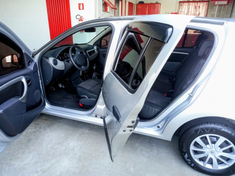 SANDERO 1.0 EXPRESSION 16V FLEX 4P MANUAL - 2010 - CAXIAS DO SUL