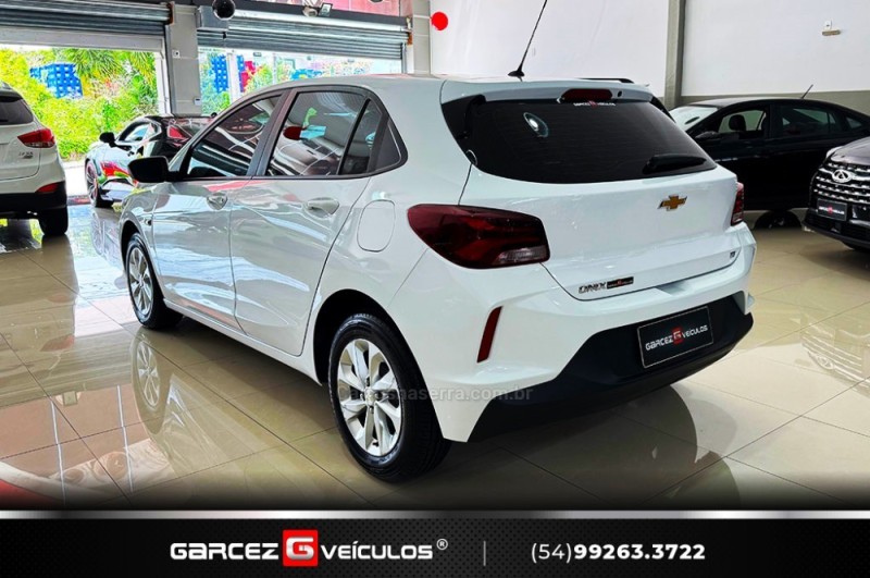 ONIX 1.0 LT 12V FLEX 4P MANUAL - 2023 - BENTO GONçALVES