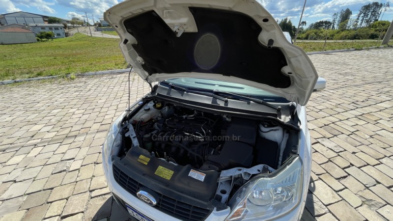FOCUS 1.6 GLX 16V FLEX 4P MANUAL - 2012 - VILA FLORES