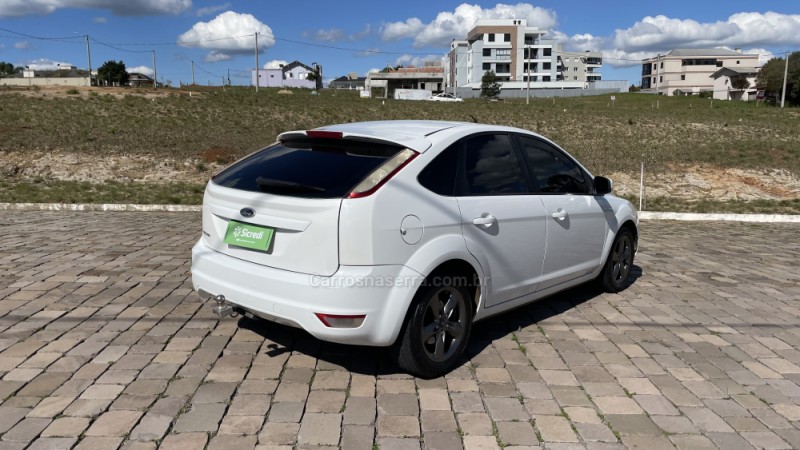 FOCUS 1.6 GLX 16V FLEX 4P MANUAL - 2012 - VILA FLORES