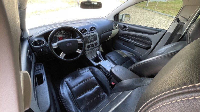 FOCUS 1.6 GLX 16V FLEX 4P MANUAL - 2012 - VILA FLORES