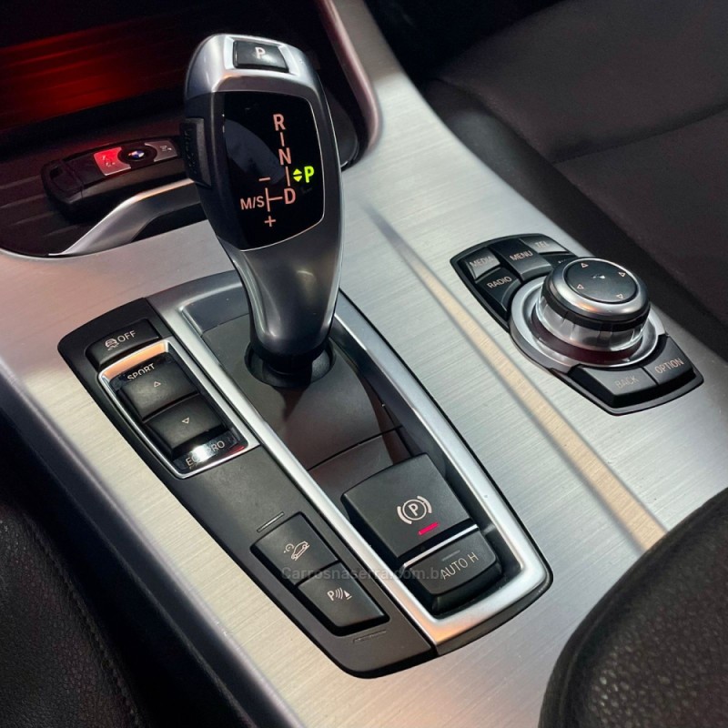 X3 2.0 XDRIVE 20I X LINE 16V GASOLINA 4P AUTOMÁTICO - 2016 - VACARIA