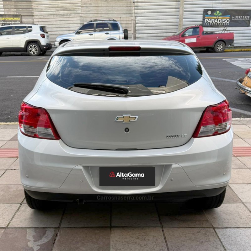 ONIX 1.0 MPFI LT 8V FLEX 4P MANUAL - 2014 - FLORES DA CUNHA