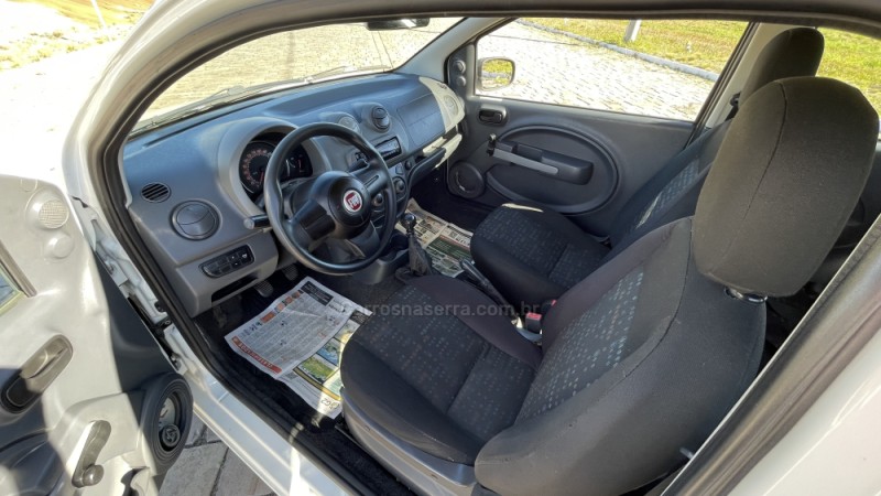 UNO 1.0 EVO VIVACE 8V FLEX 2P MANUAL - 2014 - VILA FLORES