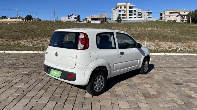 UNO 1.0 EVO VIVACE 8V FLEX 2P MANUAL - 2014 - VILA FLORES