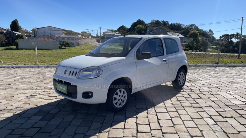 UNO 1.0 EVO VIVACE 8V FLEX 2P MANUAL - 2014 - VILA FLORES