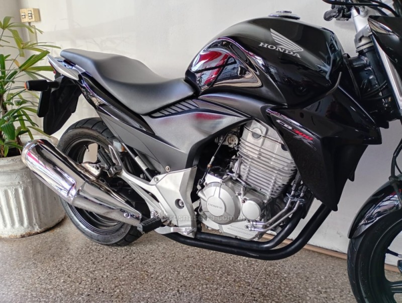 CB 300R  - 2014 - CAMPO BOM