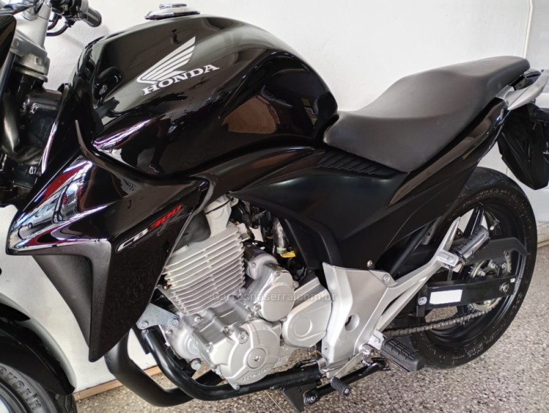 CB 300R  - 2014 - CAMPO BOM