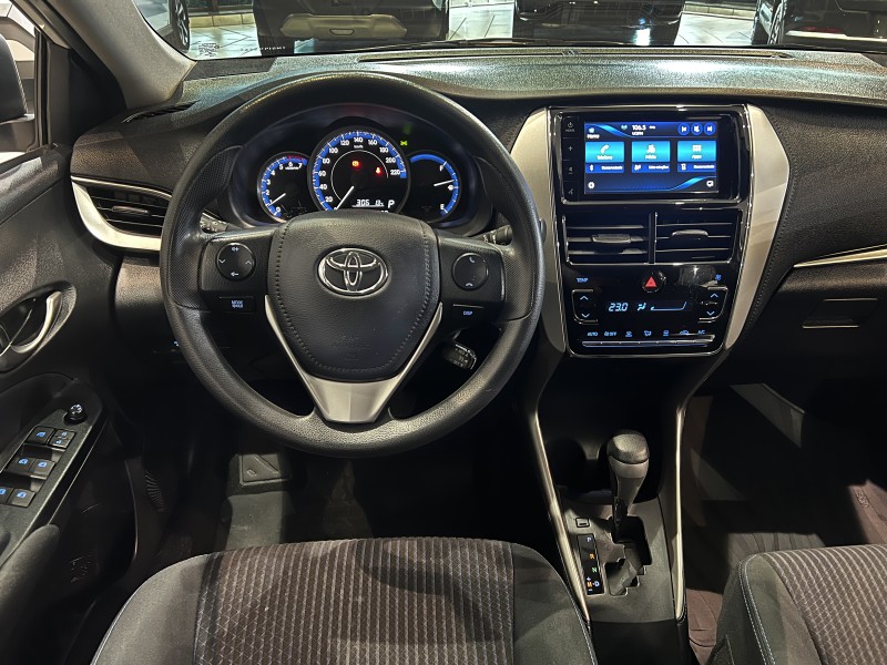 YARIS 1.5 16V FLEX SEDAN XL PLUS TECH MULTIDRIVE3 - 2022 - FARROUPILHA