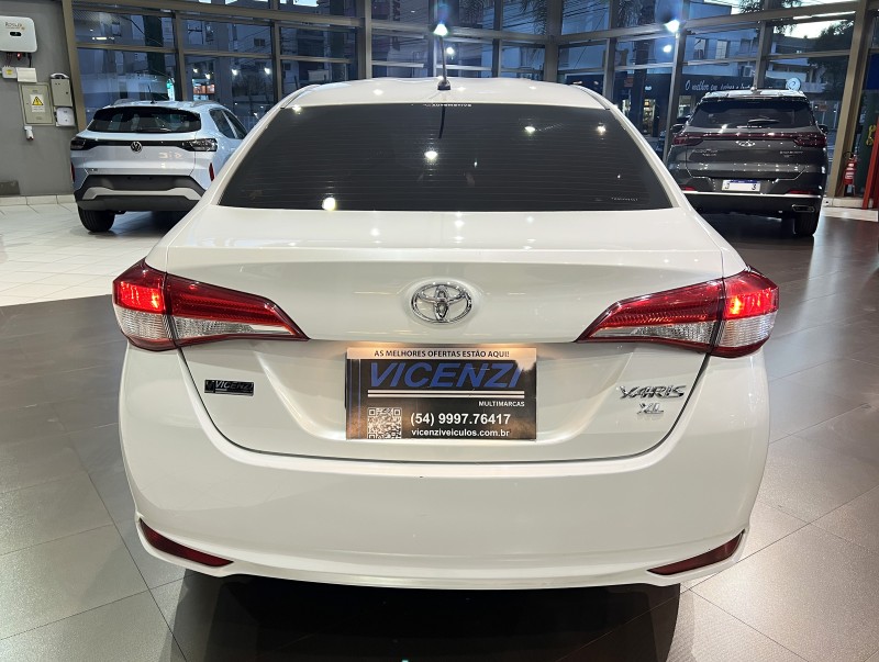 YARIS 1.5 16V FLEX SEDAN XL PLUS TECH MULTIDRIVE3 - 2022 - FARROUPILHA