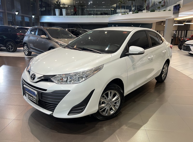 YARIS 1.5 16V FLEX SEDAN XL PLUS TECH MULTIDRIVE3 - 2022 - FARROUPILHA