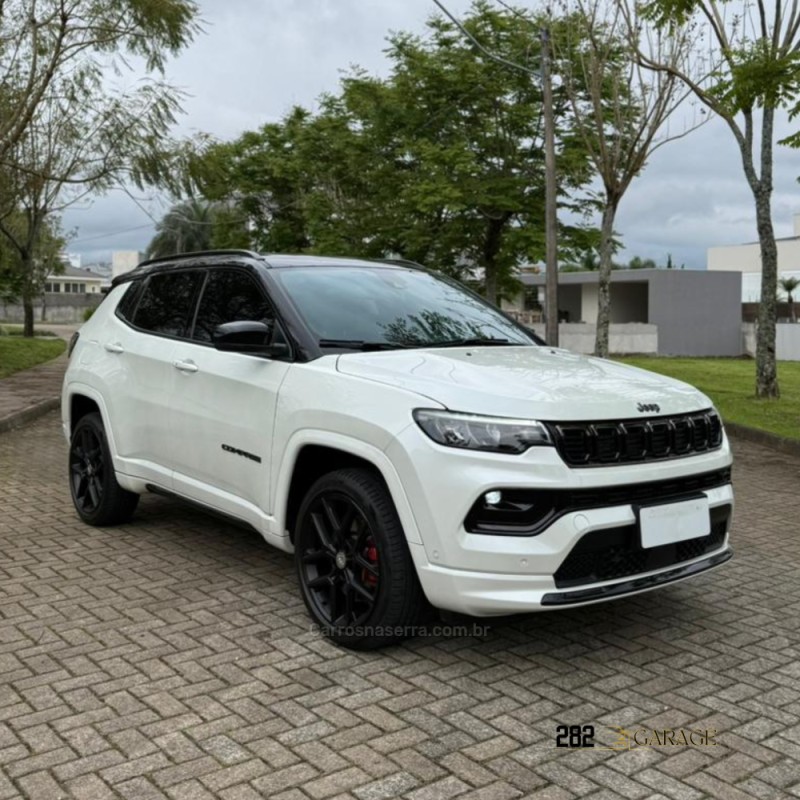 COMPASS 2.0 BLACKHAWK 4 TURBO GASOLINA 4P AUTOMÁTICO - 2025 - FARROUPILHA