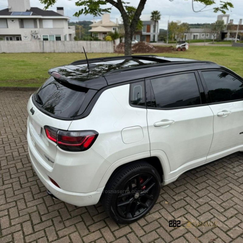 COMPASS 2.0 BLACKHAWK 4 TURBO GASOLINA 4P AUTOMÁTICO - 2025 - FARROUPILHA