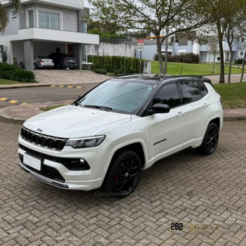 COMPASS 2.0 BLACKHAWK 4 TURBO GASOLINA 4P AUTOMÁTICO - 2025 - FARROUPILHA