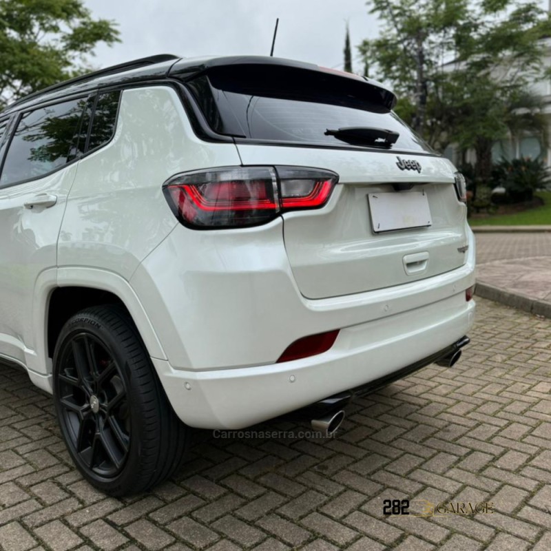 COMPASS 2.0 BLACKHAWK 4 TURBO GASOLINA 4P AUTOMÁTICO - 2025 - FARROUPILHA