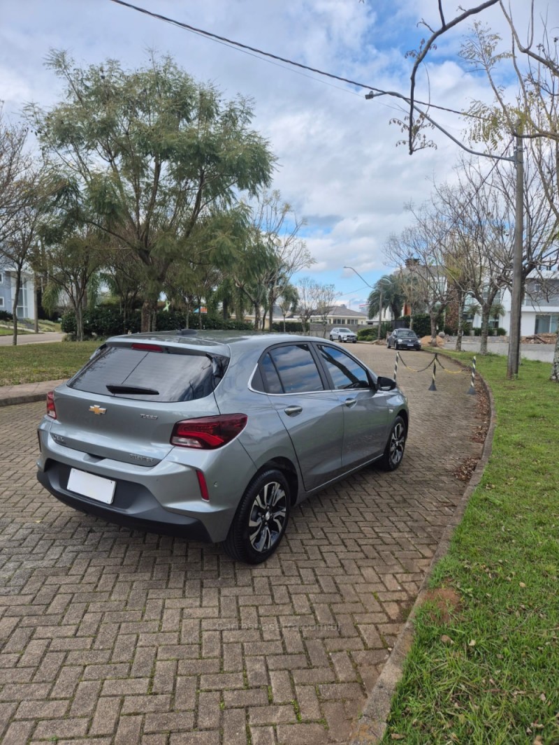 ONIX 1.0 PLUS 12V TURBO 4P AUTOMÁTICO - 2025 - BENTO GONçALVES