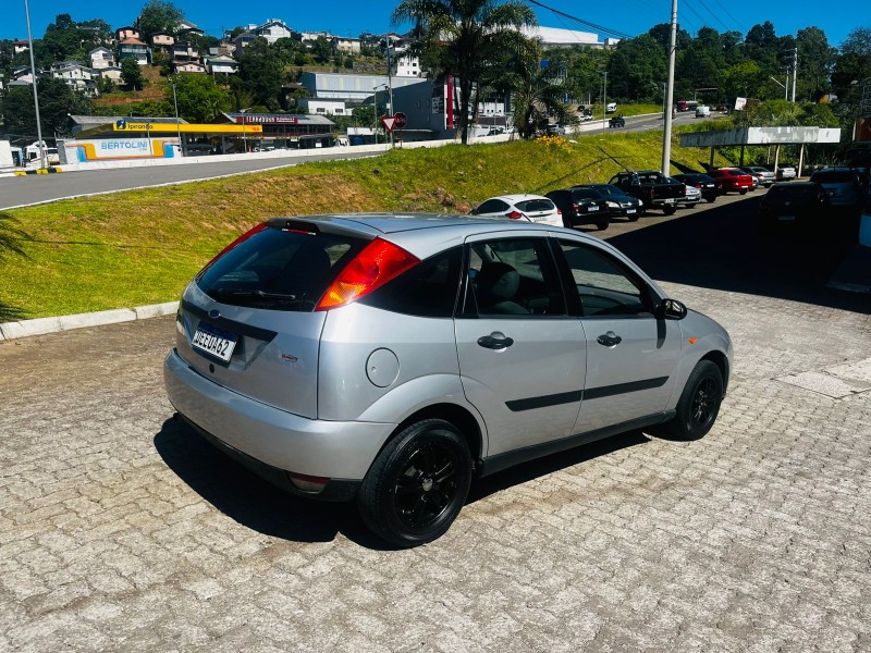 FOCUS 1.8 16V GASOLINA 4P MANUAL - 2001 - BENTO GONçALVES