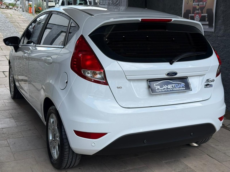FIESTA 1.6 SE HATCH 16V FLEX 4P AUTOMÁTICO - 2016 - FARROUPILHA