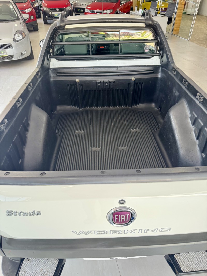 STRADA 1.4 MPI WORKING CS 8V CELEBRATION FLEX 2P MANUAL - 2015 - VILA FLORES