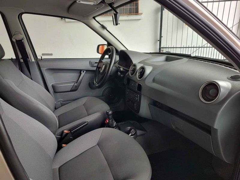 PARATI 1.6 MI 8V FLEX 4P MANUAL G.IV - 2006 - CAXIAS DO SUL