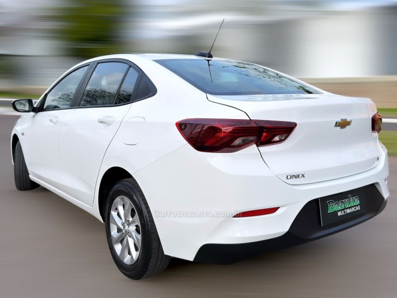 ONIX 1.0 LT 12V FLEX 4P MANUAL - 2023 - NOVO HAMBURGO