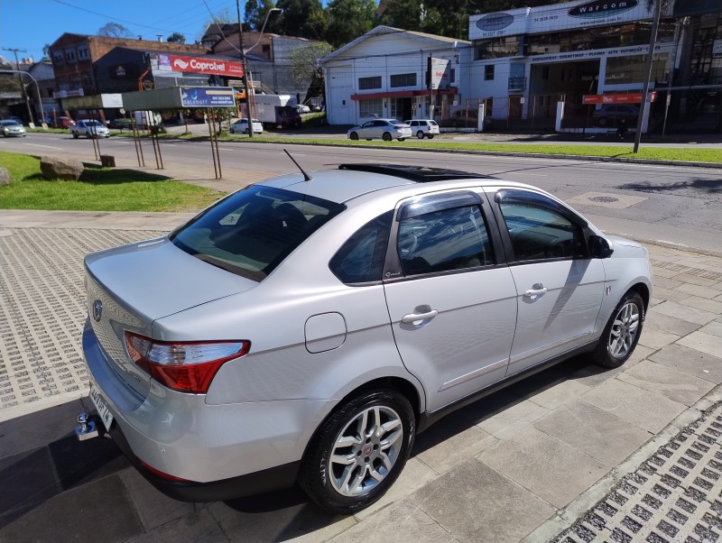 GRAND SIENA 1.6 MPI ESSENCE 16V FLEX 4P MANUAL - 2014 - CAXIAS DO SUL