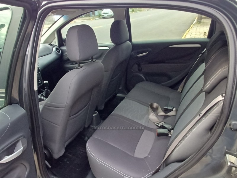 PUNTO 1.6 ESSENCE 16V FLEX 4P MANUAL - 2013 - FARROUPILHA