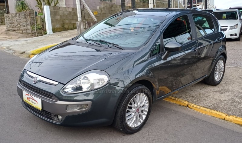 PUNTO 1.6 ESSENCE 16V FLEX 4P MANUAL - 2013 - FARROUPILHA