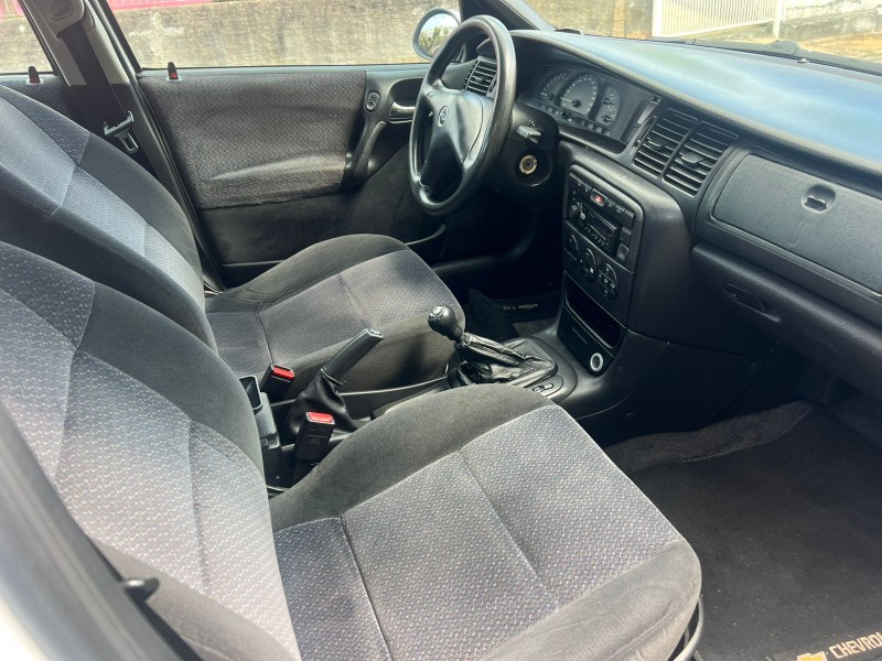 VECTRA 2.0 MPFI GLS 8V GASOLINA 4P MANUAL - 2000 - SãO LEOPOLDO