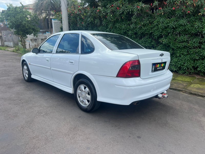 VECTRA 2.0 MPFI GLS 8V GASOLINA 4P MANUAL - 2000 - SãO LEOPOLDO