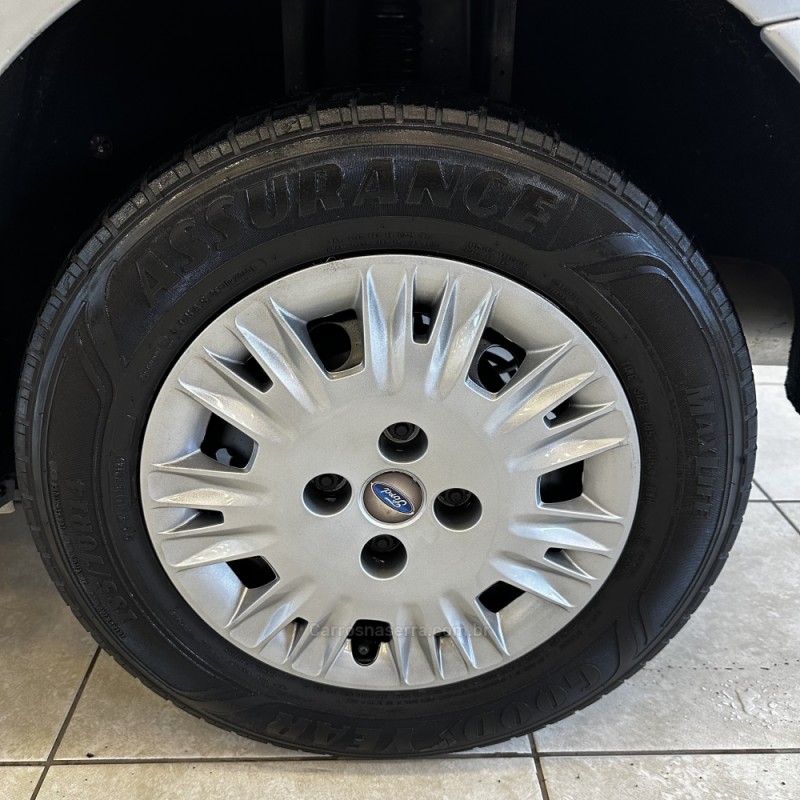 FOCUS 1.6 GL 8V GASOLINA 4P MANUAL - 2005 - FARROUPILHA
