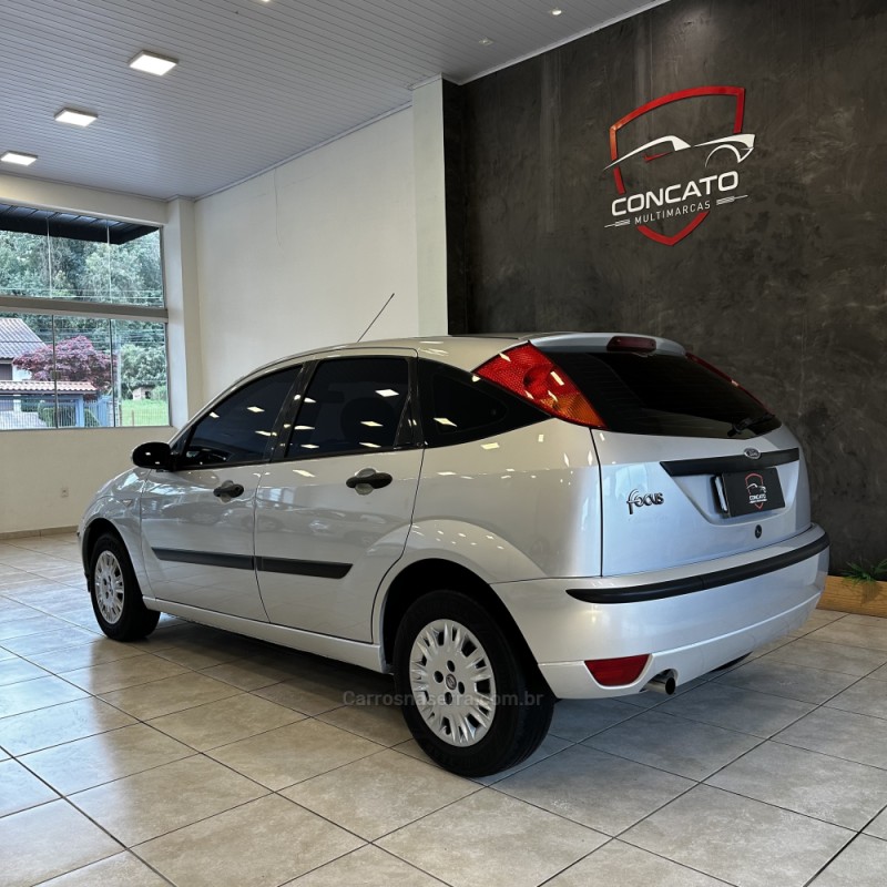 FOCUS 1.6 GL 8V GASOLINA 4P MANUAL - 2005 - FARROUPILHA
