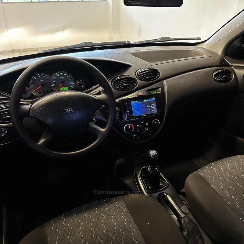 FOCUS 1.6 GL 8V GASOLINA 4P MANUAL - 2005 - FARROUPILHA