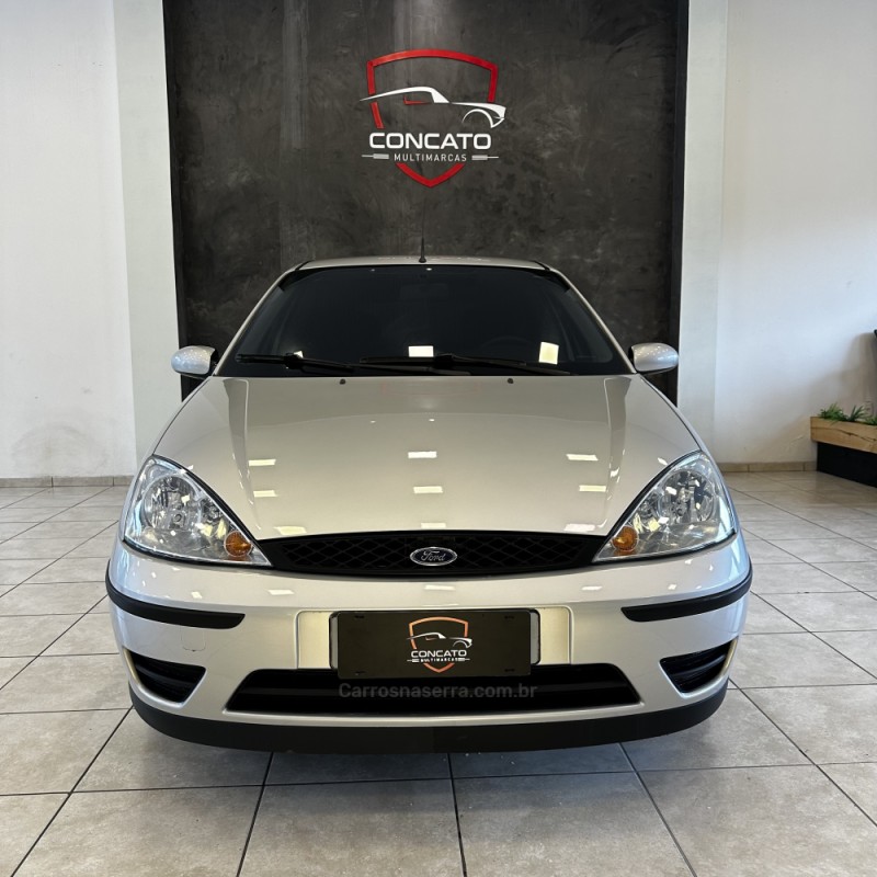 FOCUS 1.6 GL 8V GASOLINA 4P MANUAL - 2005 - FARROUPILHA