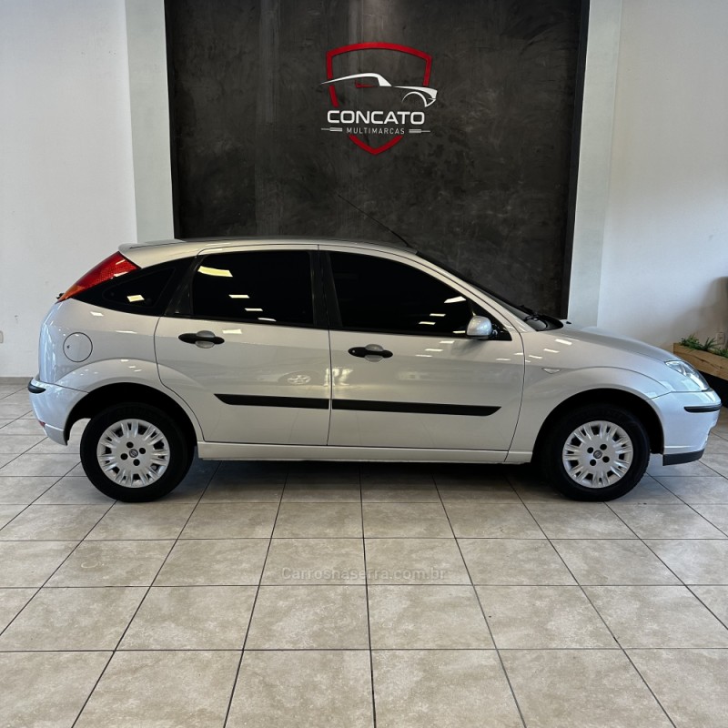 FOCUS 1.6 GL 8V GASOLINA 4P MANUAL - 2005 - FARROUPILHA